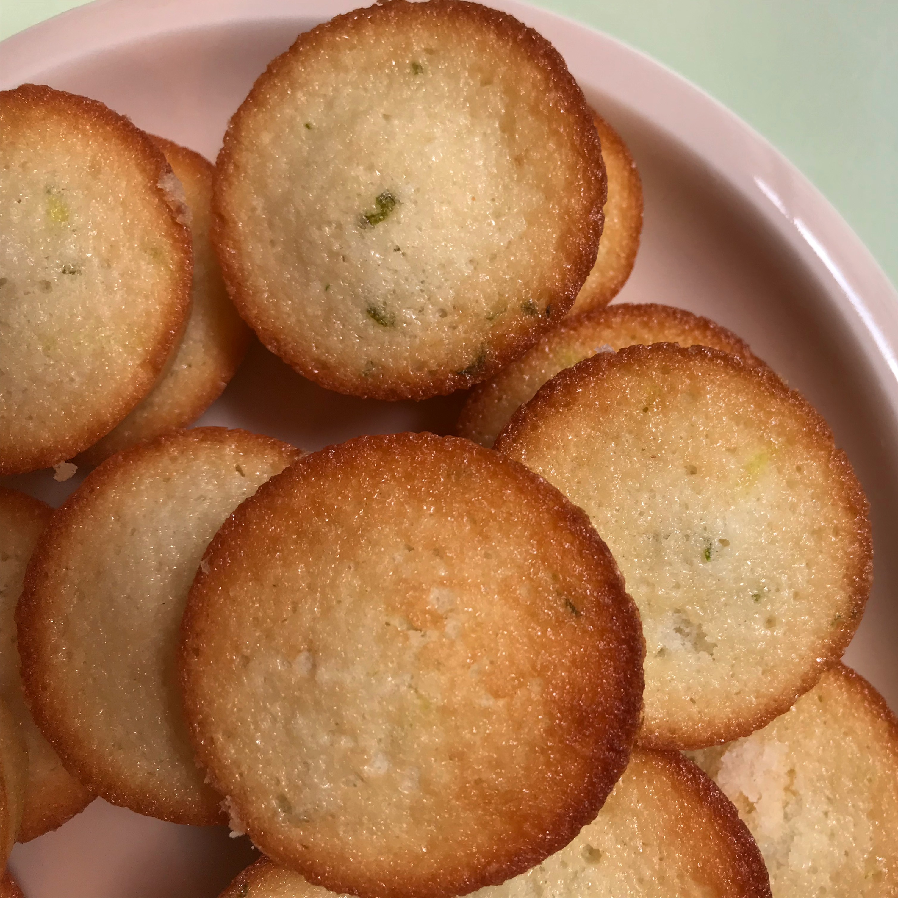 Financiers à la noix de coco et au citron vert 